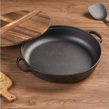 Load image into Gallery viewer, WANGYUANJI 11Cast Iron Wok With Dual Handles And Wooden Lid, Uncoated Frying Pan For Gas And IH, Chinese Thickened Pancake Pan, Stir-frying And IH Universal, With Free Steel Wire Ball