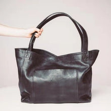 Load image into Gallery viewer, Vintage Large Capacity Handbags PU Soft Leather Big Bag Designer Luxury Women Shoulder Bag Beach On Vacation Woman Tote Bag