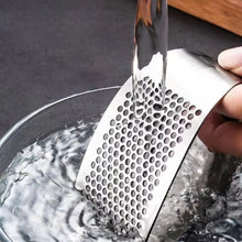 Load image into Gallery viewer, Multi-function Manual Garlic Press Stainless Steel Garlic Presse Curved Garlic Grinding Slicer Chopper Home Cooking Gadgets Tool