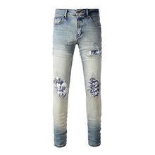 Load image into Gallery viewer, American High Street Fashionable Men's Ripped Black And White Patch Jeans
