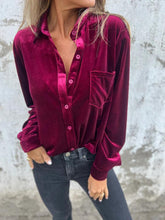 Load image into Gallery viewer, Women's Velvet Long-sleeved Single-breasted Shirt Casual Lapel Long Sleeve Solid Color Tops Daily Wear
