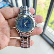 Cargar imagen en el visor de la galería, Retro Fashion Universal Men's Pointer Digital Watch