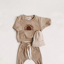 Cargar imagen en el visor de la galería, Baby Cartoon Fashion Sun Rainbow Letter Sweatshirt Pants Set