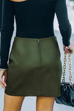 Cargar imagen en el visor de la galería, Minifalda asimétrica de piel sintética