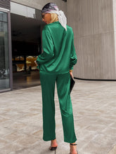 Cargar imagen en el visor de la galería, Conjunto de camisa con botones al frente y pantalón fruncido