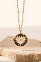 Load image into Gallery viewer, Heart Design Round Pendant Necklace