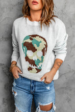 Cargar imagen en el visor de la galería, Suéter con hombros caídos y estampado de calavera