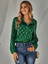 Cargar imagen en el visor de la galería, Camisa de cuadros con dobladillo curvo