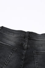 Cargar imagen en el visor de la galería, Pantalones cortos de mezclilla desgastados con dobladillo sin rematar