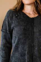 Cargar imagen en el visor de la galería, Sudadera con capucha de punto gofrado con lavado mineral Take a Break de BiBi