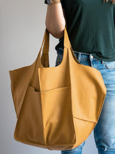 Load image into Gallery viewer, Vintage Large Capacity Handbags PU Soft Leather Big Bag Designer Luxury Women Shoulder Bag Beach On Vacation Woman Tote Bag
