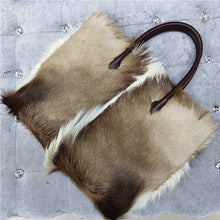 Cargar imagen en el visor de la galería, European And American Fashion Minimalist Cowhide Handle Handbag
