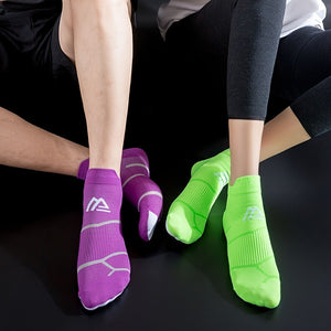 5 Pairs Of Unisex Sports Socks. They Are Highly Elastic And Breathable, Dry Quickly And Absorb Sweat Effectively