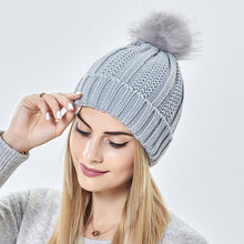 Cargar imagen en el visor de la galería, Winter Knitted Hats Fashion Stretchy Lined Skull Hats For Women Faux Fur Pom Pom Hat Keep Warming Beanie Hat

