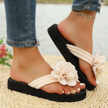 Load image into Gallery viewer, Flower Flip-flops Casual And Lightweight Beach Shoes
