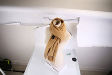 Load image into Gallery viewer, 1Pc Electric Heated Winter Scarf USB Heating Neck Wrap Unisex Heated Neck Shawl Soft Warm Scarves 3 Heating Modes For Outdoor Cycling Skiing Skating
