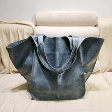 Load image into Gallery viewer, Vintage Large Capacity Handbags PU Soft Leather Big Bag Designer Luxury Women Shoulder Bag Beach On Vacation Woman Tote Bag
