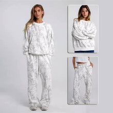 Cargar imagen en el visor de la galería, 2024 Autumn Winter Two Piece Sets Women Camouflage Hoodie Maple Leaf Print Sweatshirt Suit Sports Hoodie Sportswear
