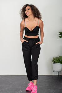 SHOPIRISBASIC Conjunto de estar por casa con bustier y joggers Let's Do This en negro