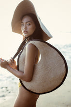 Load image into Gallery viewer, OVAL SHAPED  SLIP SOLO JUTE STRAW HAND/SHOULDER BAG
