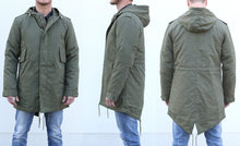 Cargar imagen en el visor de la galería, Parka con cordón de estilo militar para hombre - Verde oliva
