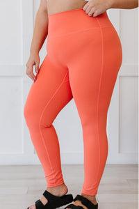 Leggings deportivos de talle alto y talla grande On Your Mark de Zenana en coral oscuro