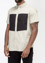 Load image into Gallery viewer, Konus Men&#39;s Short Sleeve Button Up in Khaki
