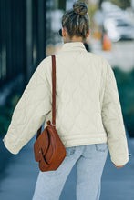 Cargar imagen en el visor de la galería, Chaqueta acolchada con hombros caídos y cordón ajustable
