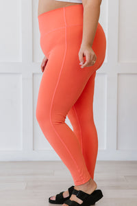 Leggings deportivos de talle alto y talla grande On Your Mark de Zenana en coral oscuro