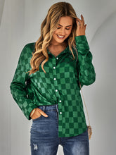 Load image into Gallery viewer, Checkered Curved Hem Shirt
