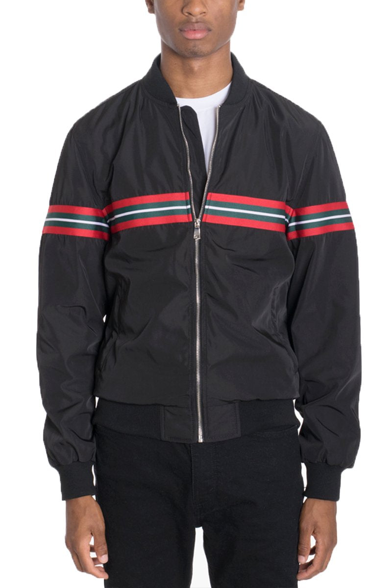 CHAQUETA BOMBER SHIELD PARA HOMBRE CON RAYAS NEGRAS Y ROJAS