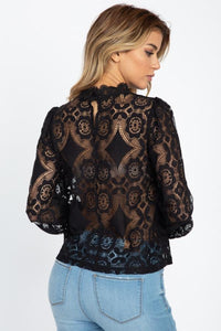 Blusa de encaje de crochet con estampado geométrico y flores transparentes