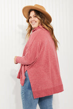 Cargar imagen en el visor de la galería, Suéter tipo poncho con cuello vuelto de tamaño completo Zenana Love and Cuddles
