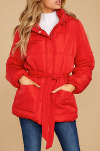 Chaqueta acolchada roja de invierno para mujer